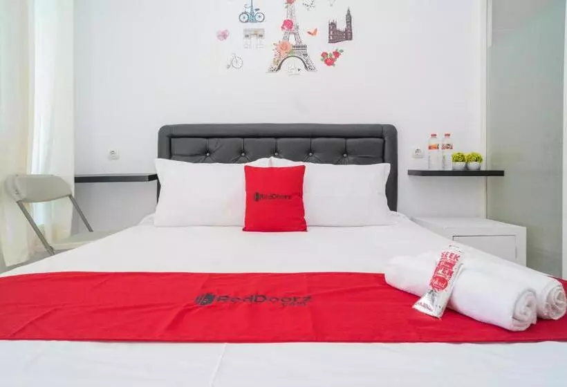 ペンション Reddoorz Syariah At Winong Nganjuk