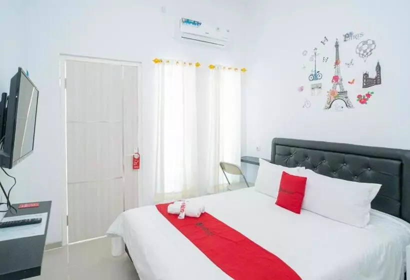 ペンション Reddoorz Syariah At Winong Nganjuk