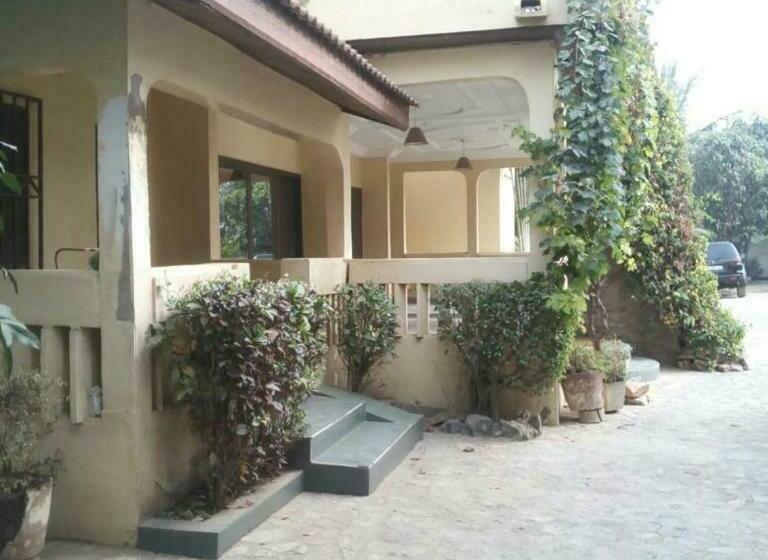 Pensionat Sampson Guesthouse Ltd