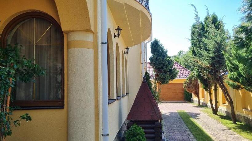 بنسيون Villa Vera