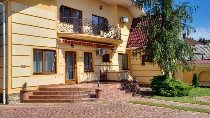 بنسيون Villa Vera