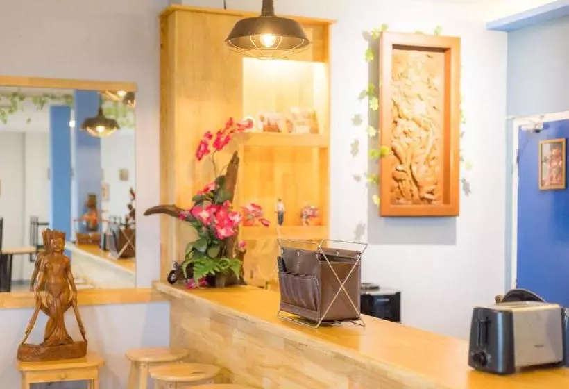 ユースホステル The Blue Place  Dmk