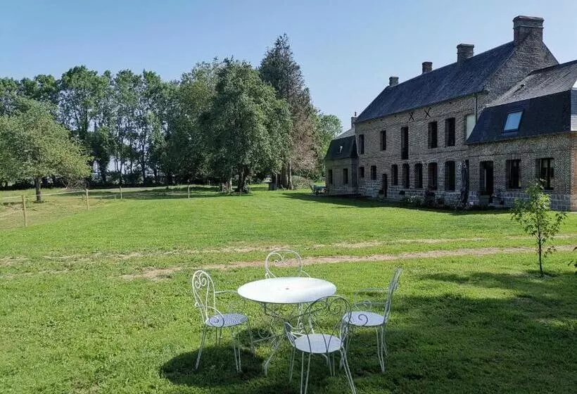 Aamiaismajoitus (B&B) Manoir Des Carreaux Chambres D'hôtes