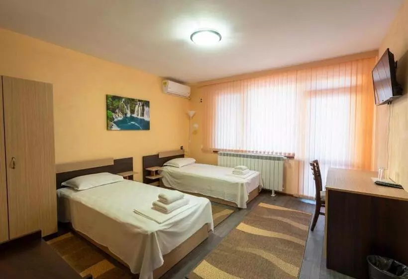 Family Hotel Preslav