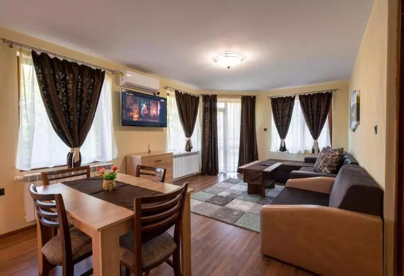 Family Hotel Preslav