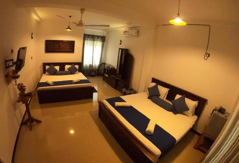 Hotelli Mount Seven Holiday Inn