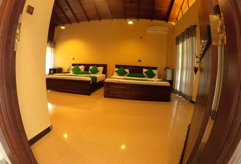 Hotelli Mount Seven Holiday Inn