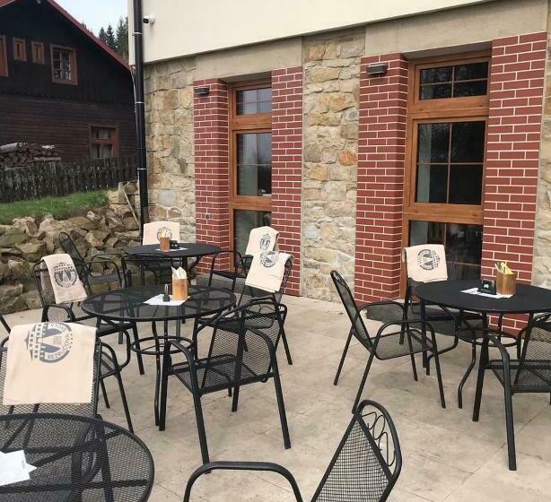 פנסיון Bezručova škola