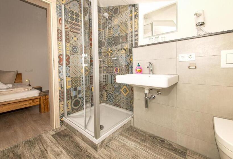 פנסיון Fba Village