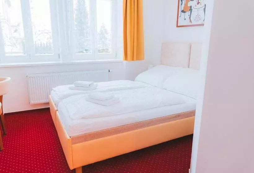 Majatalo Kavárna A Penzion Reichl