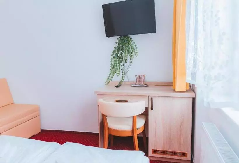 Majatalo Kavárna A Penzion Reichl