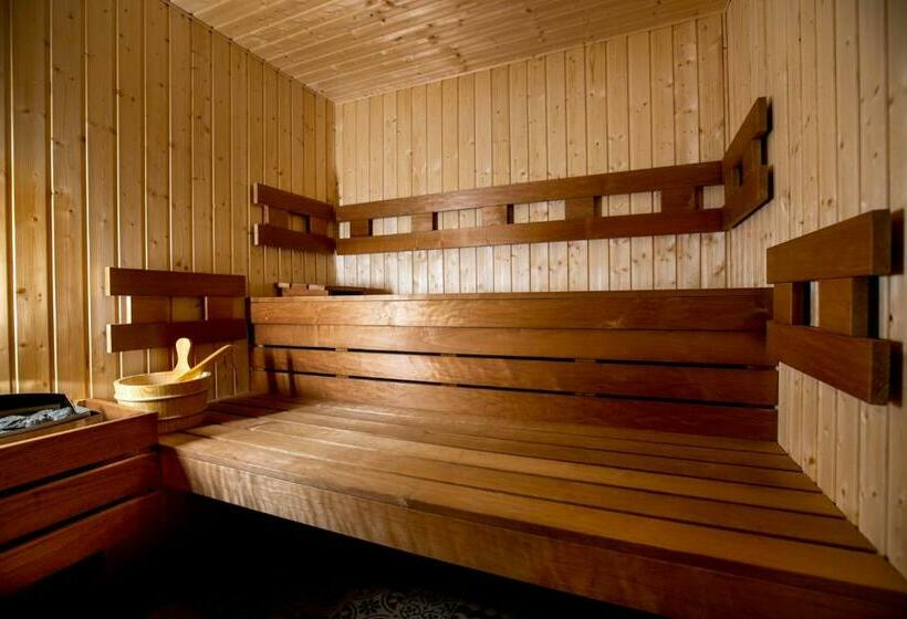 بنسيون Miniúr Udvarház