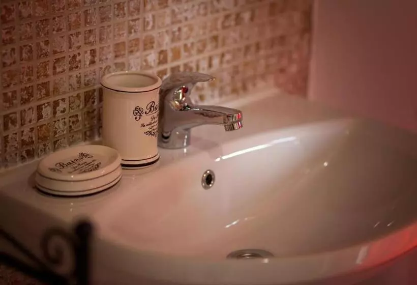 Majatalo Villa Garden