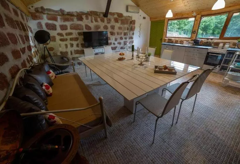 Majatalo Villa Garden