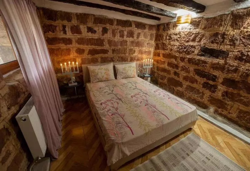 Majatalo Villa Garden