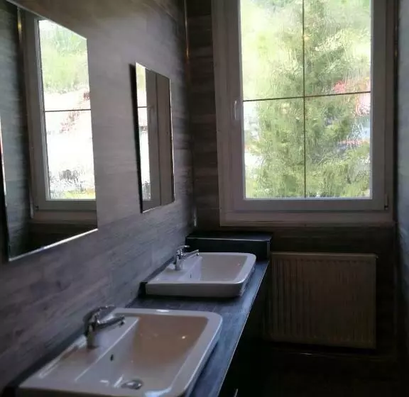 Retkeilymaja Gasthaus&pension Grünes Herz