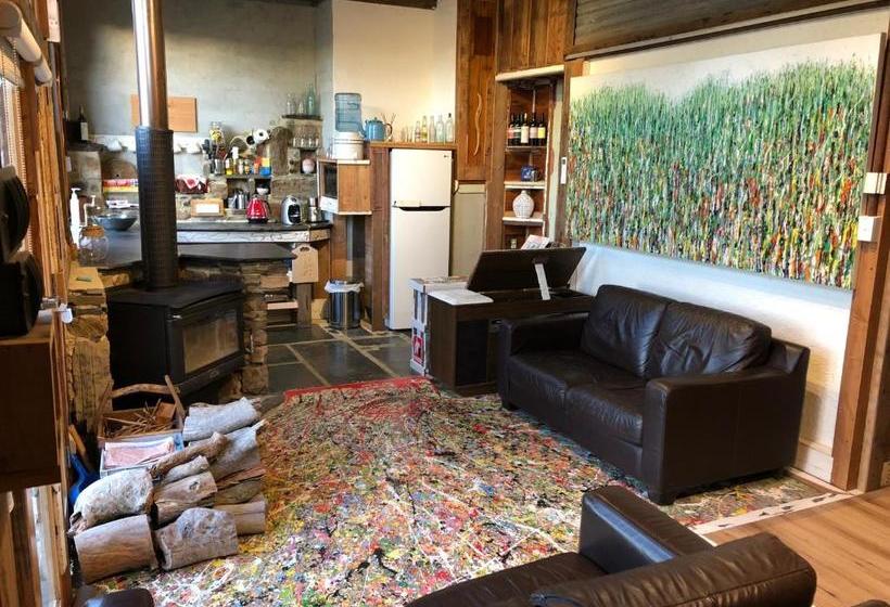 住宿加早餐 Bed In A Shed Too