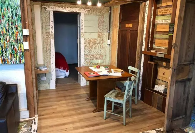 민박 Bed In A Shed Too