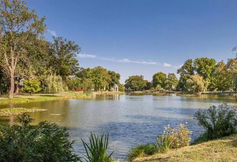 ベッドアンドブレックファースト Tölgyfa Fogadó