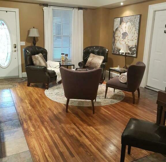 Hellemsfield Inn & Bed And Breakfast