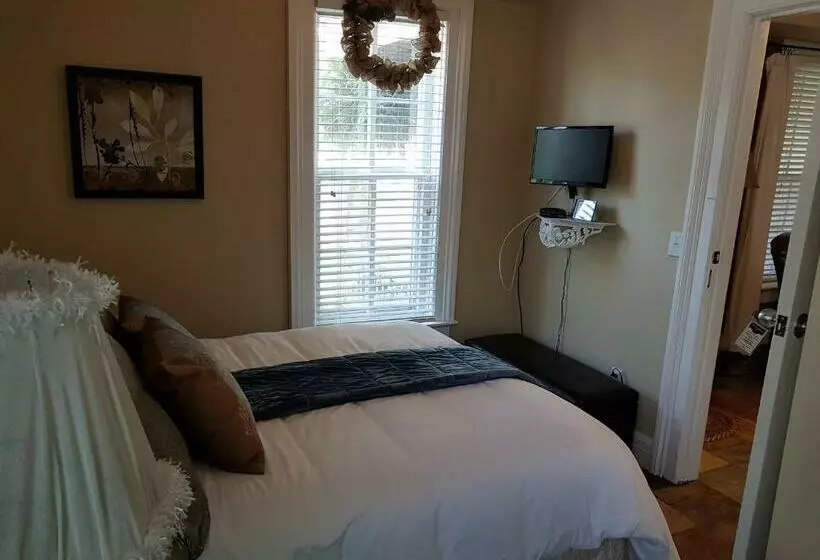 Hellemsfield Inn & Bed And Breakfast