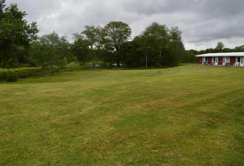 호텔 Copper Lantern Motor Lodge