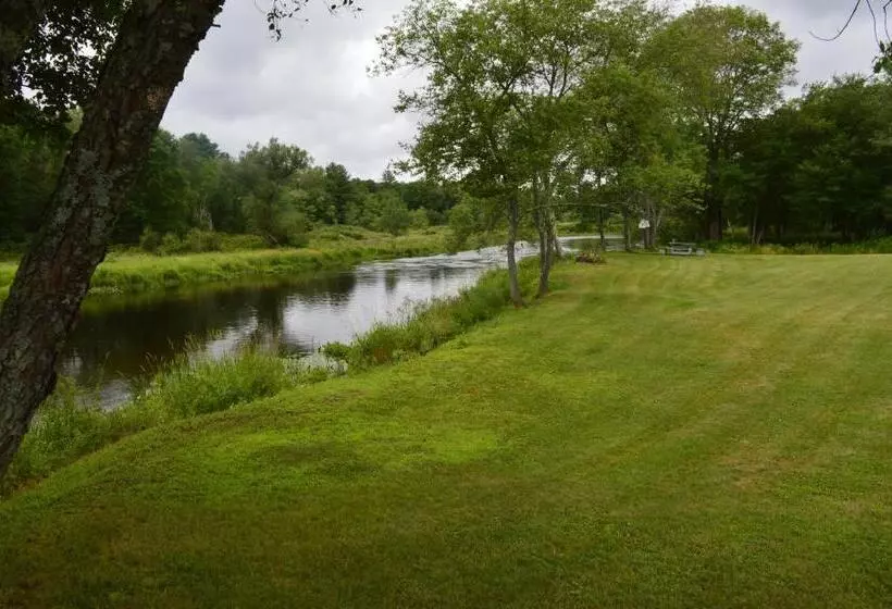 Hotelli Copper Lantern Motor Lodge
