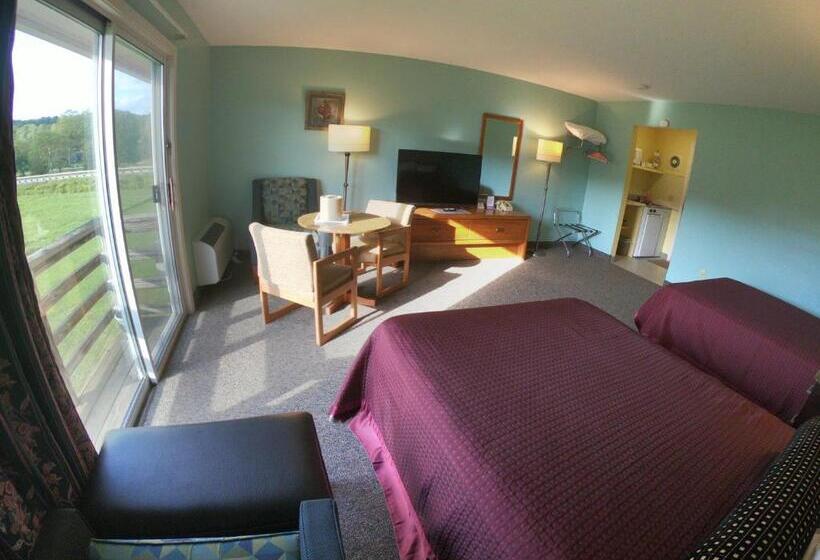 호텔 Copper Lantern Motor Lodge