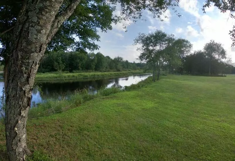 Hotelli Copper Lantern Motor Lodge