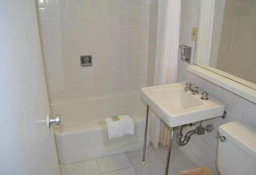 Hotelli Copper Lantern Motor Lodge