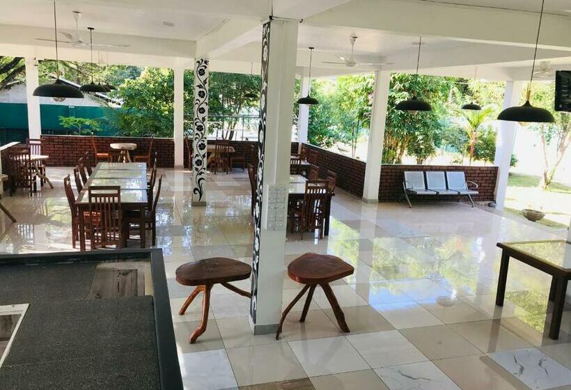 Hotel Leisure Port Restinn