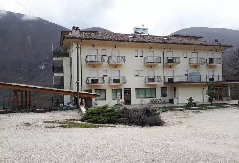 Hotelli Lo Scoiattolo