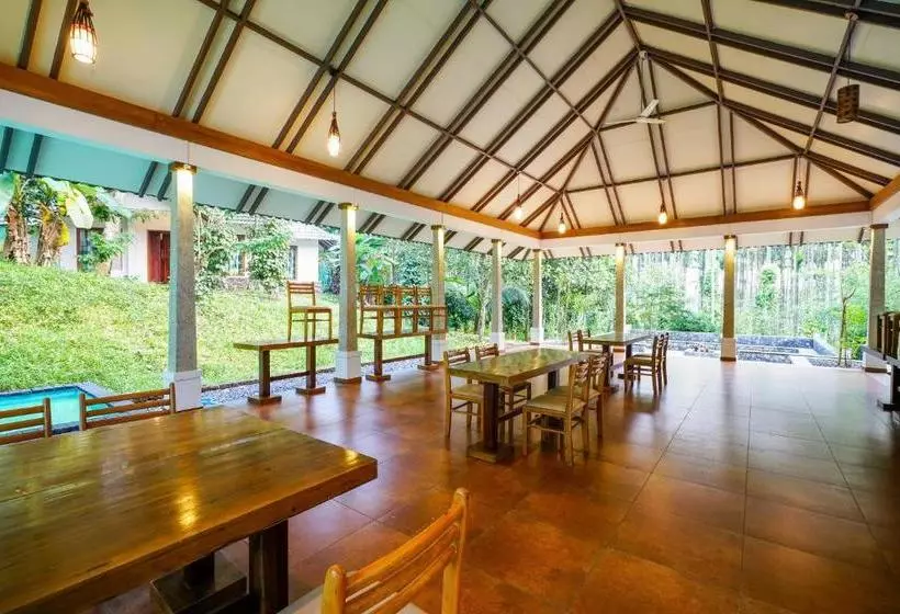 ホテル Oyo 10233 Century Village Resort