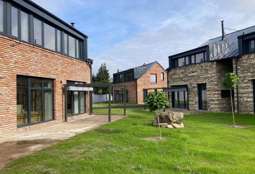 בית מלון כפרי Palace Resort Jíloviště