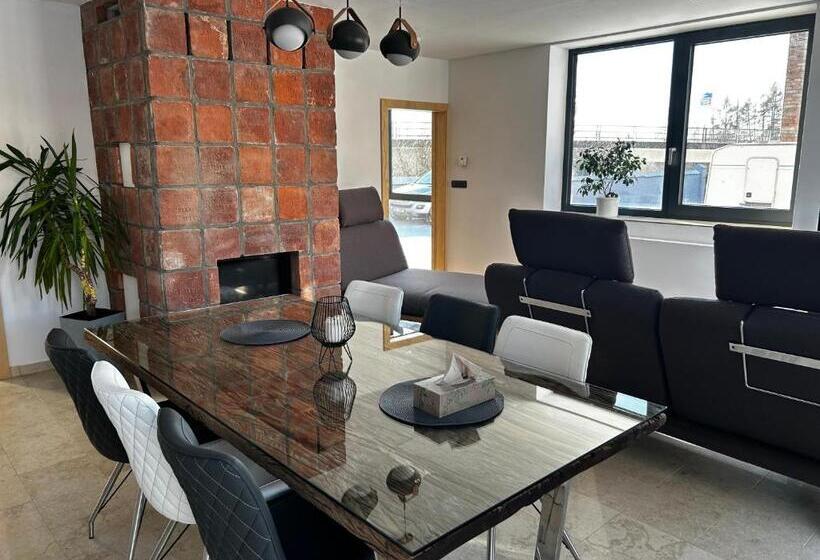 בית מלון כפרי Palace Resort Jíloviště