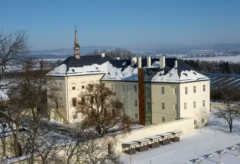 Hotelli Zámek Svijany