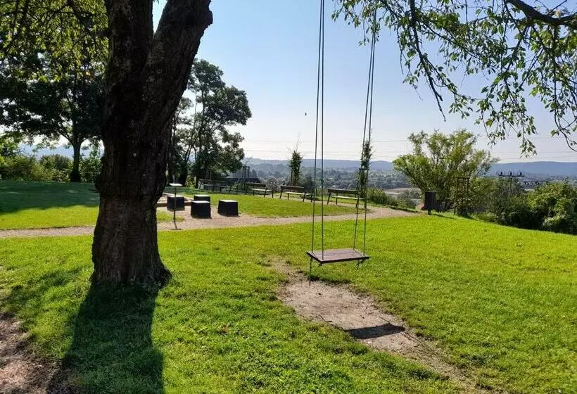 Hotelli Zámek Svijany