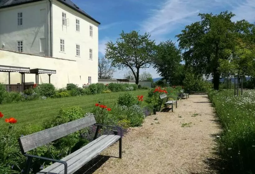 Hotelli Zámek Svijany