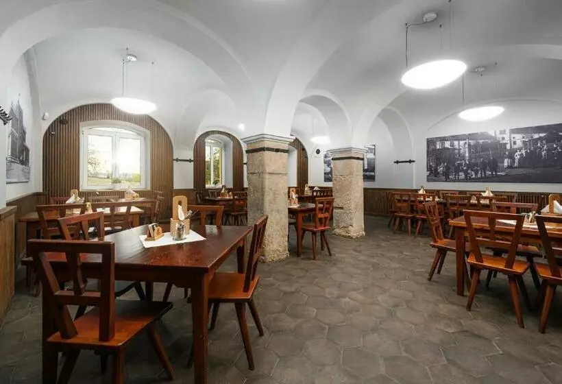 Hotelli Zámek Svijany