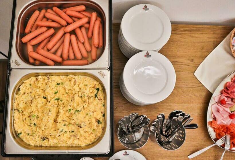 Отель Zámek Svijany