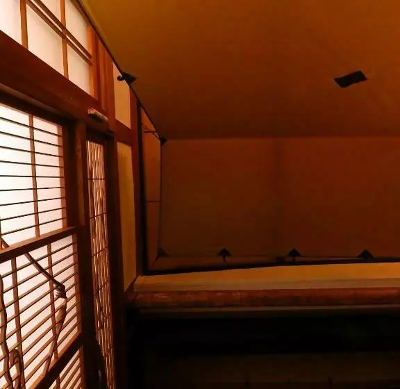 Majatalo Inn The Camp