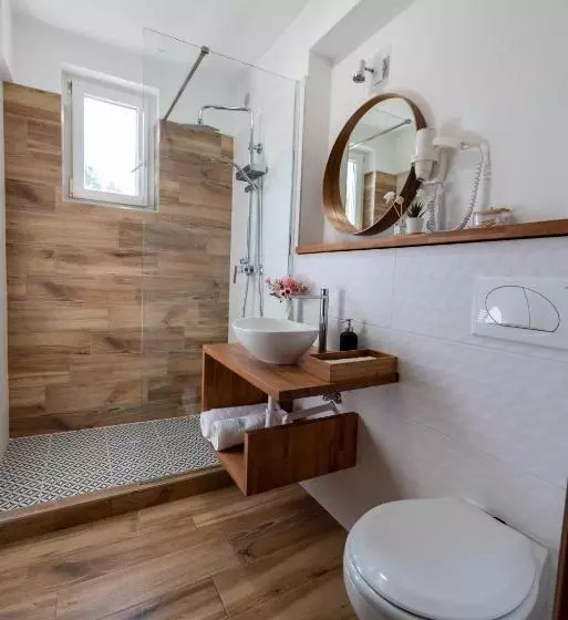 ペンション Tiszapart Vendégház