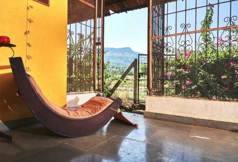 リゾートホテル 3bhk Riverside Stay Reflektions By Livingstone