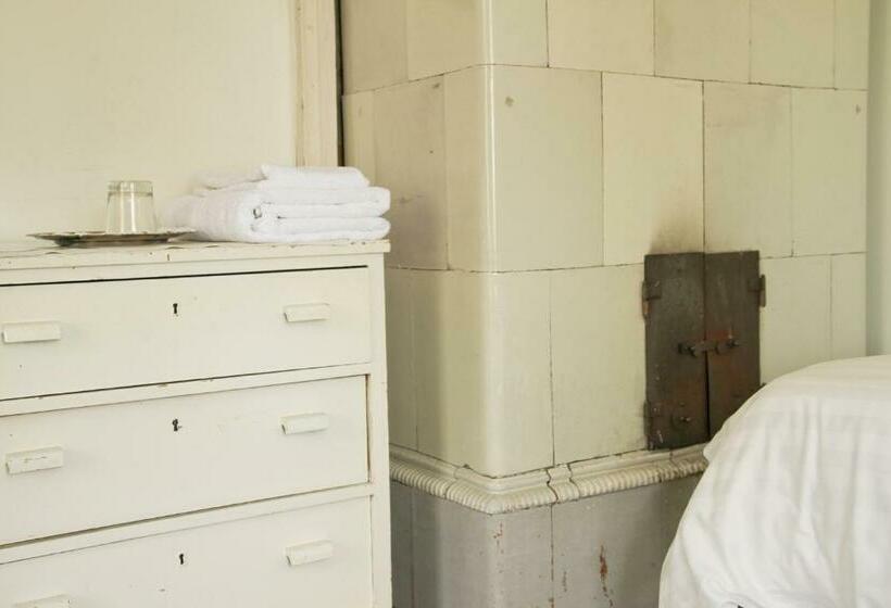 Frägsta Hälsingegård B&b