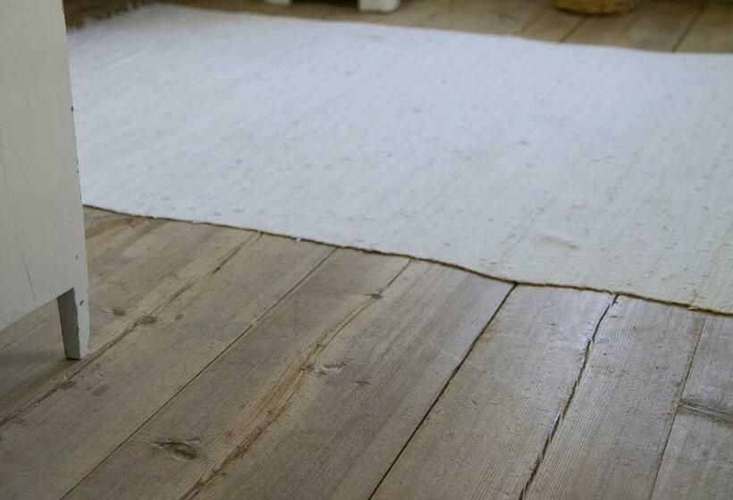 Frägsta Hälsingegård B&b