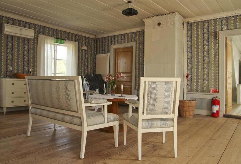 Frägsta Hälsingegård B&b