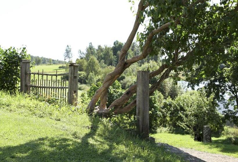 Frägsta Hälsingegård B&b