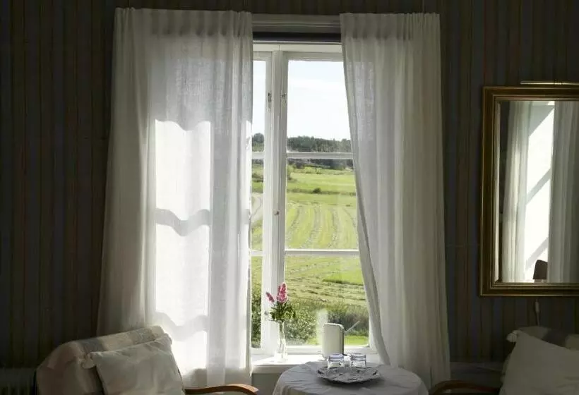 Frägsta Hälsingegård B&b