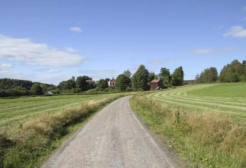 Frägsta Hälsingegård B&b