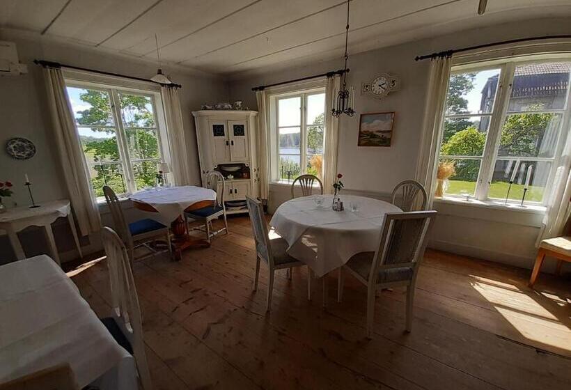 Frägsta Hälsingegård B&b